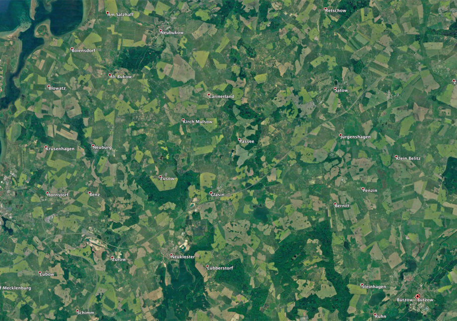 Satellitenbild vom möglichen Endlager-Gebiet südlich Kröpelin - dort Super Geologie - Steinsalz-Schichten tief, heiss, trocken