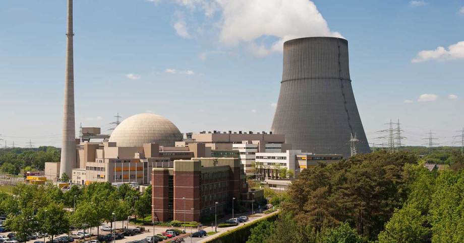 Kernkraftwerk Emsland bei Lingen - produziert Strom