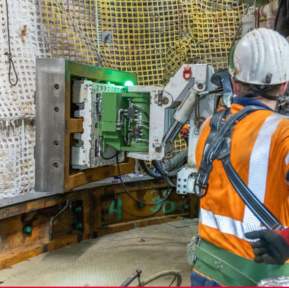 Einbau Stahlguss Tübbinge Woodsmith Mine Schacht - Redpath Deilmann mit Herrenknecht SBR Gerät