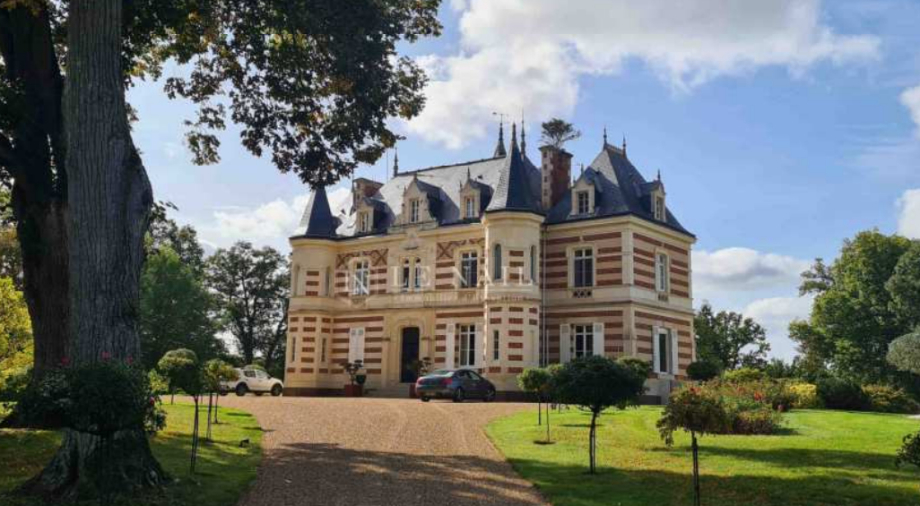 Landkauf in Frankreich - ein Gutshaus ist immer dabei - einige mit Pool, andere mit Reithalle, etc. - ab 1,35 EU / qm - Vorauswahl von Arch. Goebel - Kauf-Assistenz - Gutachter - Renovierungen