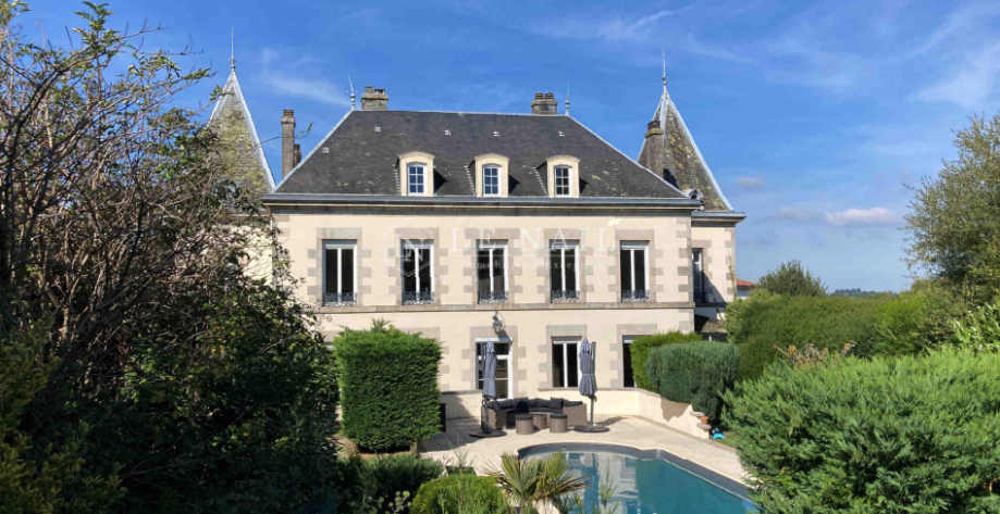 Landkauf in Frankreich - ein Gutshaus ist immer dabei - einige mit Pool, andere mit Reithalle, etc. - ab 1,35 EU / qm - Vorauswahl von Arch. Goebel - Kauf-Assistenz - Gutachter - Renovierungen