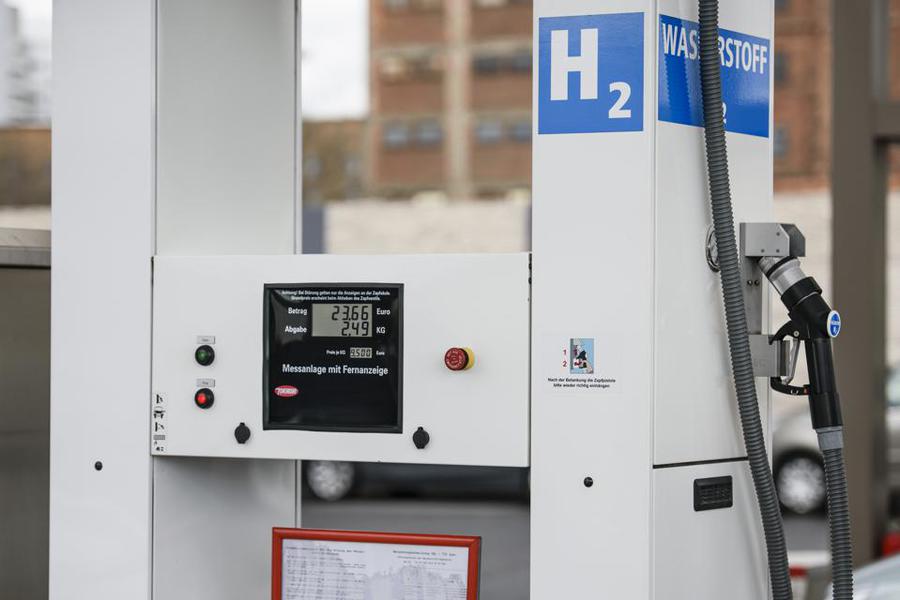 Wasserstoff für Nacht-Strom Speicherung und zum tanken von Fahrzeugen