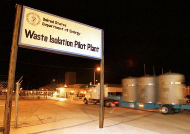 >>> This is the main US nuclear waste - SPENT FUEL - interim storage locations - WIPP US in salt is fine for MLW, LLW - DBHD cares for HLW - The US DBHD GDF geologies are in Texas and Louisiana - 90.000 Mg ! - DOE got 56 Bio USD on GDF accounts. - Start w