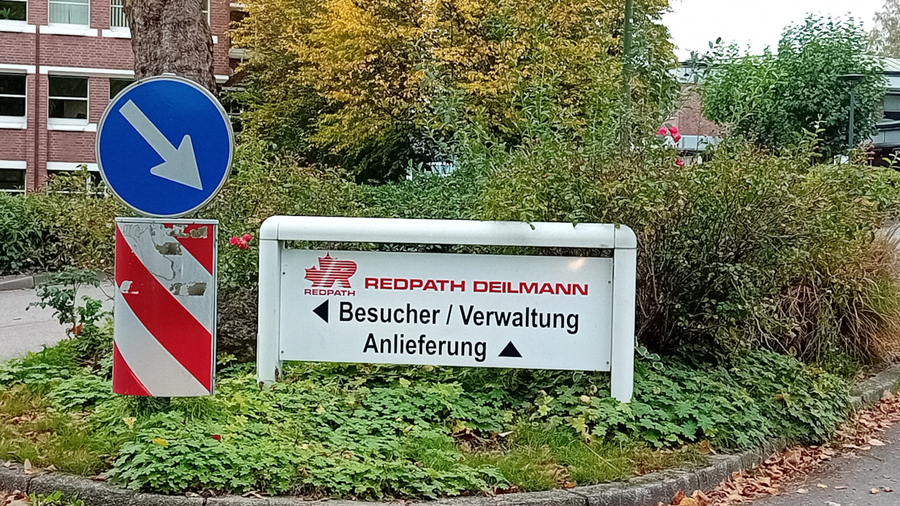 >>> Heute war Gespräch mit Herrn Pütz - Leiter Angebotsbearbeitung bei Fa. Redpath-Deilmann in Dortmund. - Es stellte sich heraus das vor- her noch DBHD Schacht-Grundriss-Fragen zu bearbeiten sind - Danke.