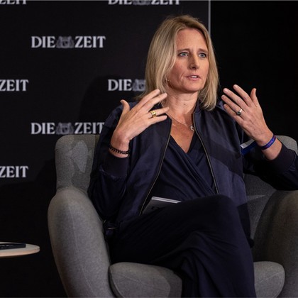 >>> https://lnkd.in/d6cF3q5D - Sehr geehrte "Wissenschafts-Journalistin" und Ressortleiterin Politik und Wirtschaft DIE ZEIT Frau Grabitz - Sie kommen von WELT und FTD !! - Danke sehr für LinkedIN - Beste Grüsse - Ing. Goebel