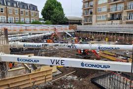 Pile Proping by Conquip UK - Solche Stützen brauchen wir in Hagen um die hohe Stützmauer an der schadhaften Stelle VOR dem Abriss der Hochbrücke Ebene 2 zu sichern - Hangsicherung vor dem Abriss - Conquip hat solche 30 m langen Stützen.