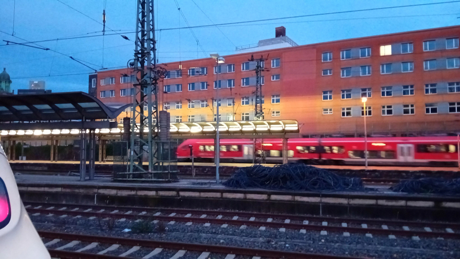  >>> Bahnsteig 4 - Hagen HBF - Komplett-Erneuerung - eine Ortsbegehung im Feb. 2026 -  Gut geworden - Bravo - Beste Grüsse an die ARGE IHT Balter von Ing. Goebel - Hagen
