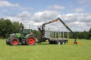 Traktor mit Holz Anhänger