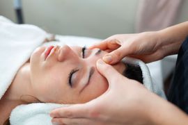 Baday Güldeniz - G. Beauty-Studio Meinerzhagen - Wimpern